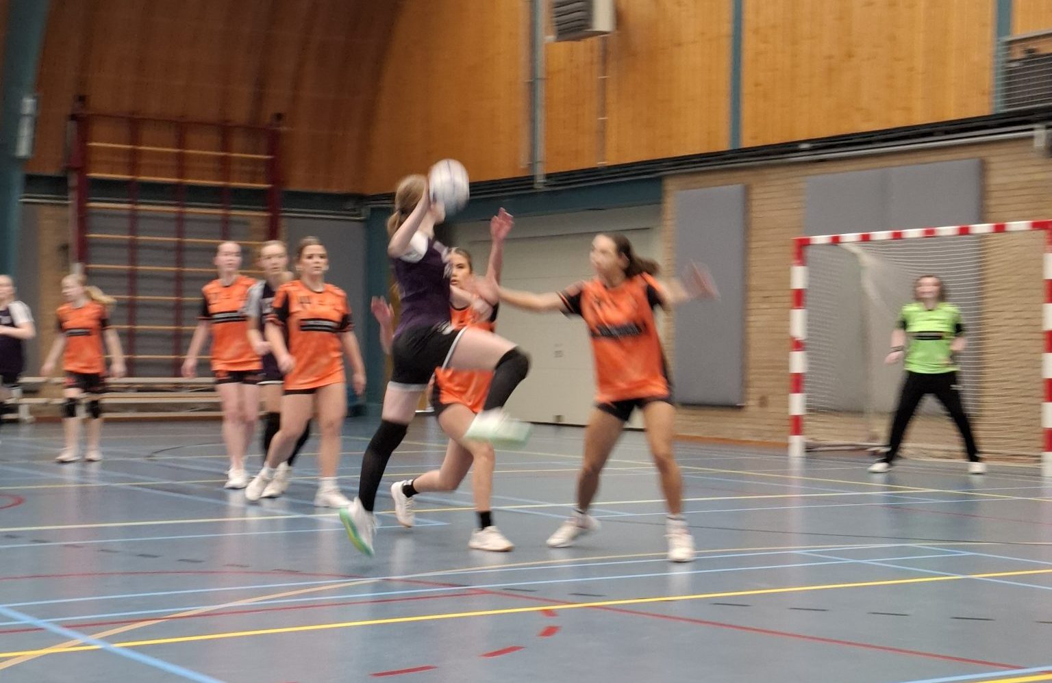 Dames B1 Unitas ’63 pakt overtuigende overwinning en stijgt naar derde plek
